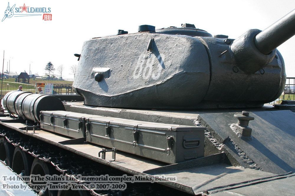 w_t44_stalinsline_11.jpg