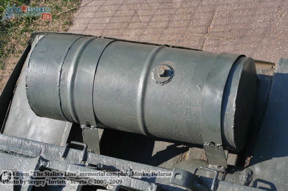 w_t44_stalinsline_42.jpg