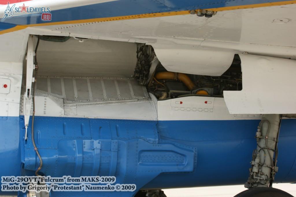 w_mig29ovt_maks2009_16.jpg